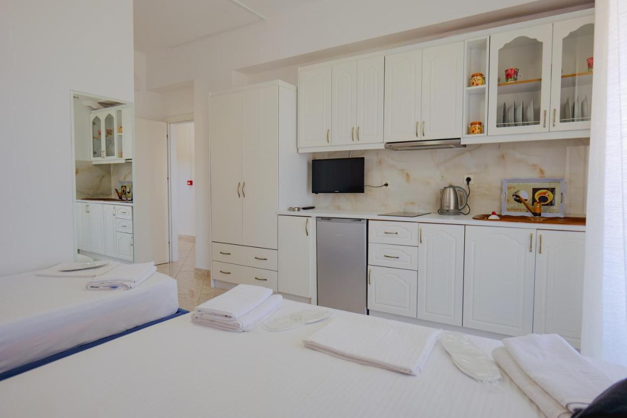 Eleni Guest House Sarande Exterior photo