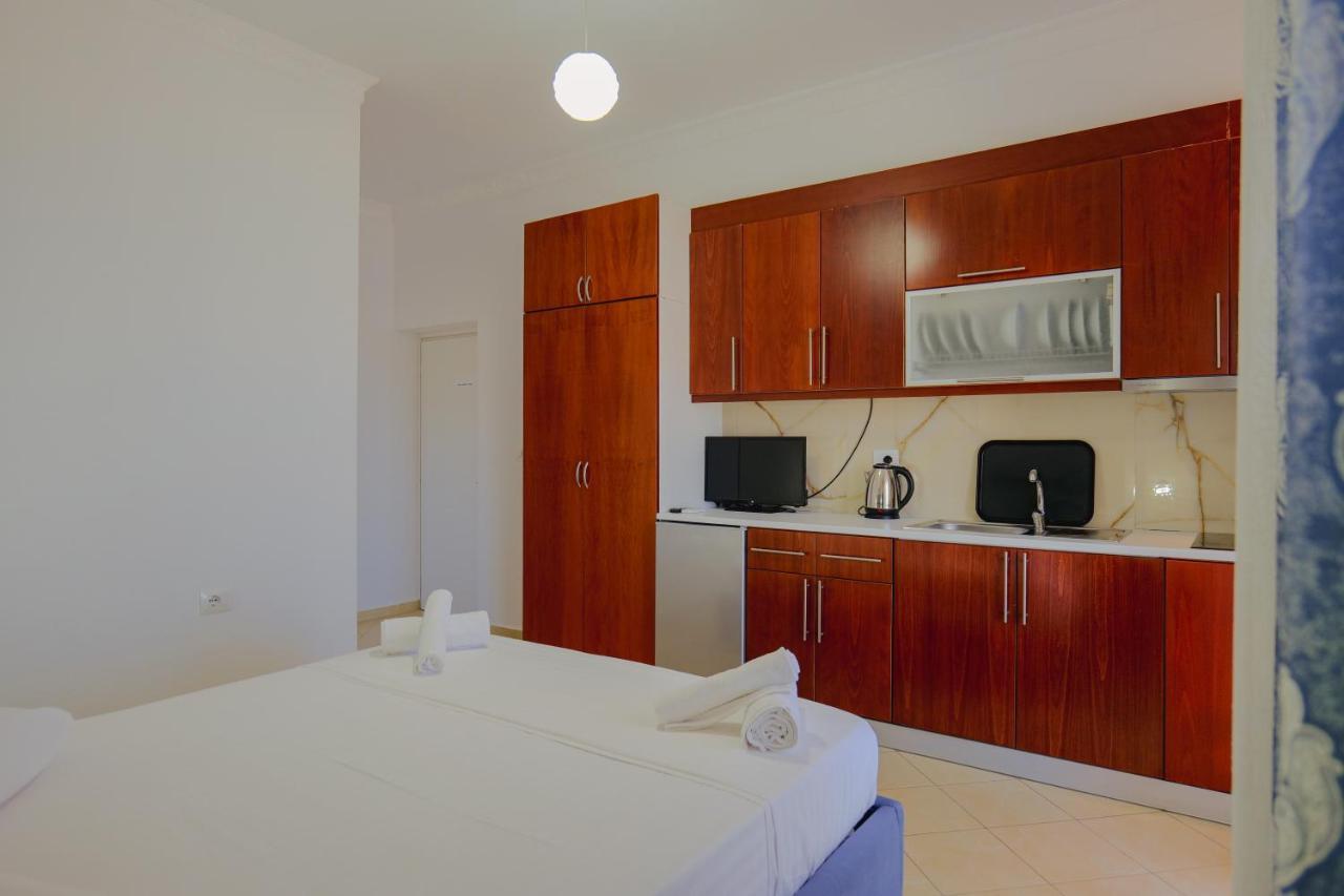 Eleni Guest House Sarande Exterior photo