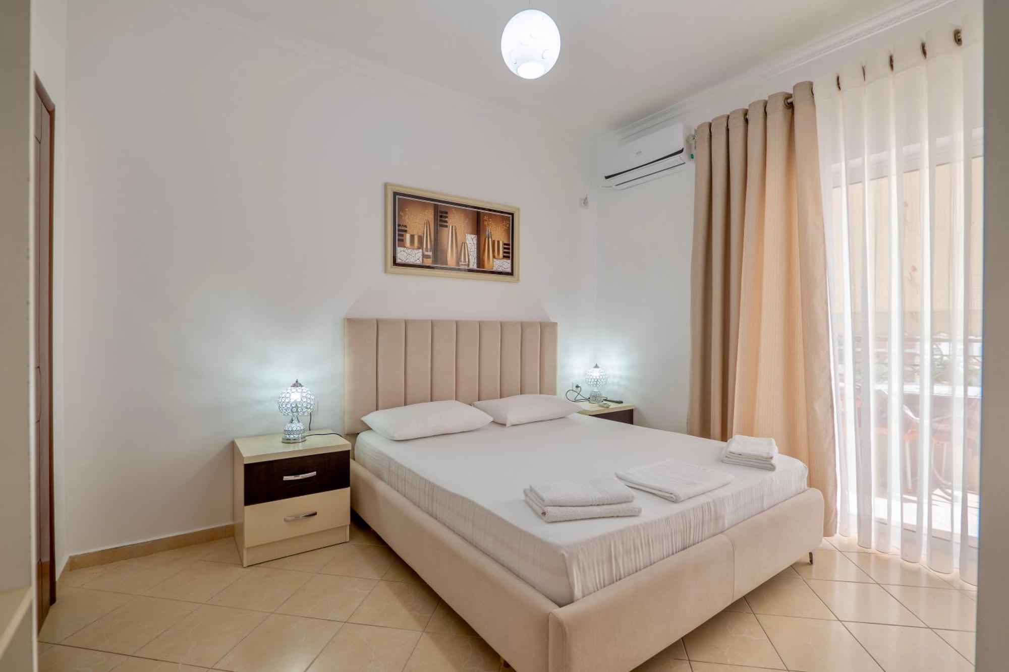 Eleni Guest House Sarande Exterior photo